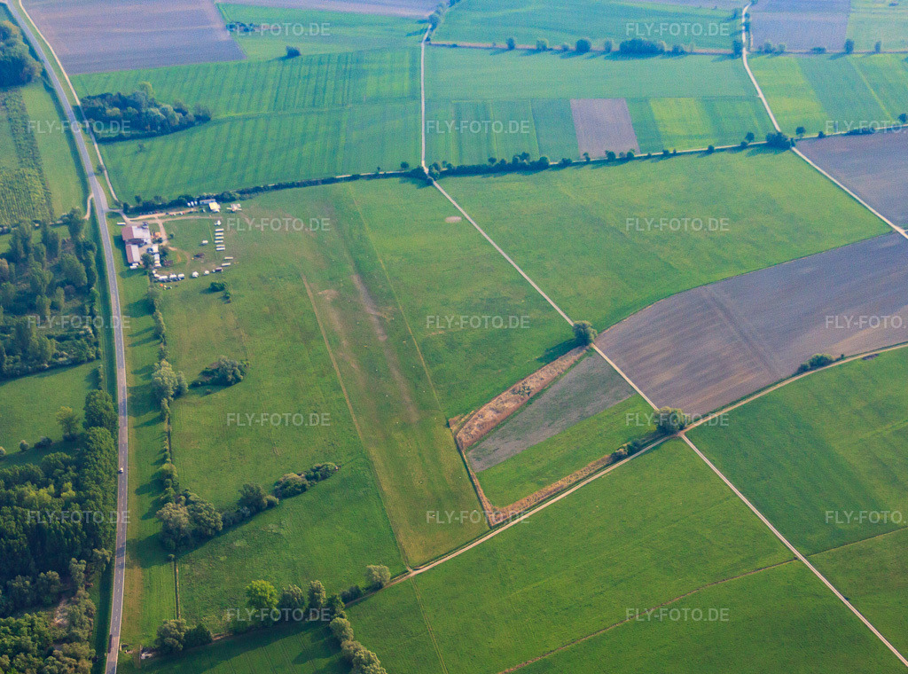 Luftbild: Flugplatz Herrenteich am Rheinufer in Hockenheim im Bundesland Baden-Württemberg in Deutschland. Foto: IMG_40465.jpg vom 24.04.2011 durch Werner Riehm/FLY-FOTO.de