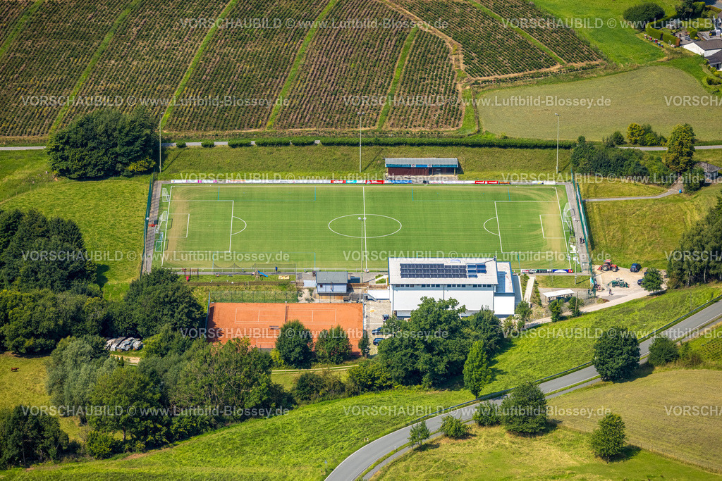 Finnentrop250807621 | Luftbild, Sportplatz Koltermecke RW Ostentrop, Fußballstadion und Tennisplatz, Ostentrop, Finnentrop, Sauerland, Nordrhein-Westfalen, Deutschland