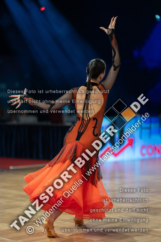 20251206-01678 | Hier finden Sie Tanz Bilder vom Latein und Standard Formationen tanzen. Sportbilder vom Tanzsport. Schöne Fotos und von Weltmeisterschaft, Europameisterschaft, Bundesliga, Regionalliga, Oberliga und Landesliga sowie von GOC Stuttgart, DanceComp, WM Bremen