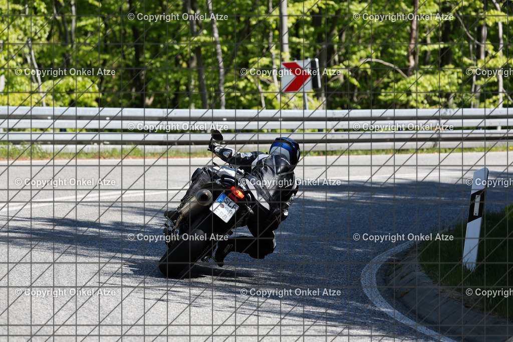 IMG_8538 | Fotograf am Kyffhäuser. Onkel Atze. Kyffhäuser Rennstrecke. Café36. Motorsportfotografie. - Realisiert mit Pictrs.com