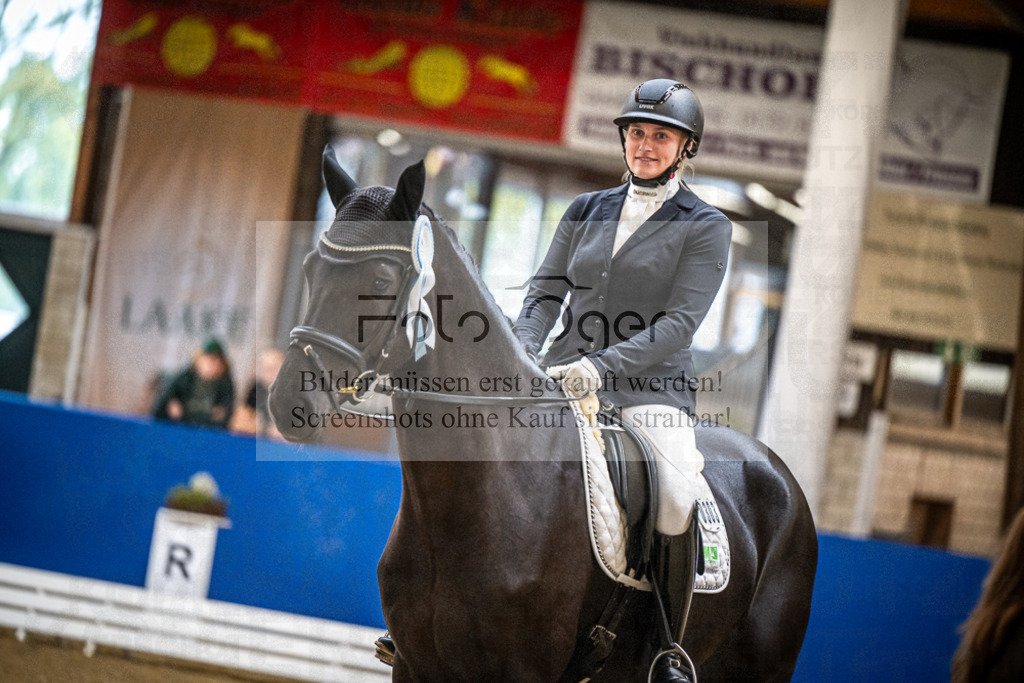 DOS_0033 | Entdecke hochwertige Reitturnierfotos von Foto Oger. Professionell, emotional und authentisch – jetzt Lieblingsmomente im Shop bestellen.Deutschlandweite Turnierfotografie. - Realisiert mit Pictrs.com