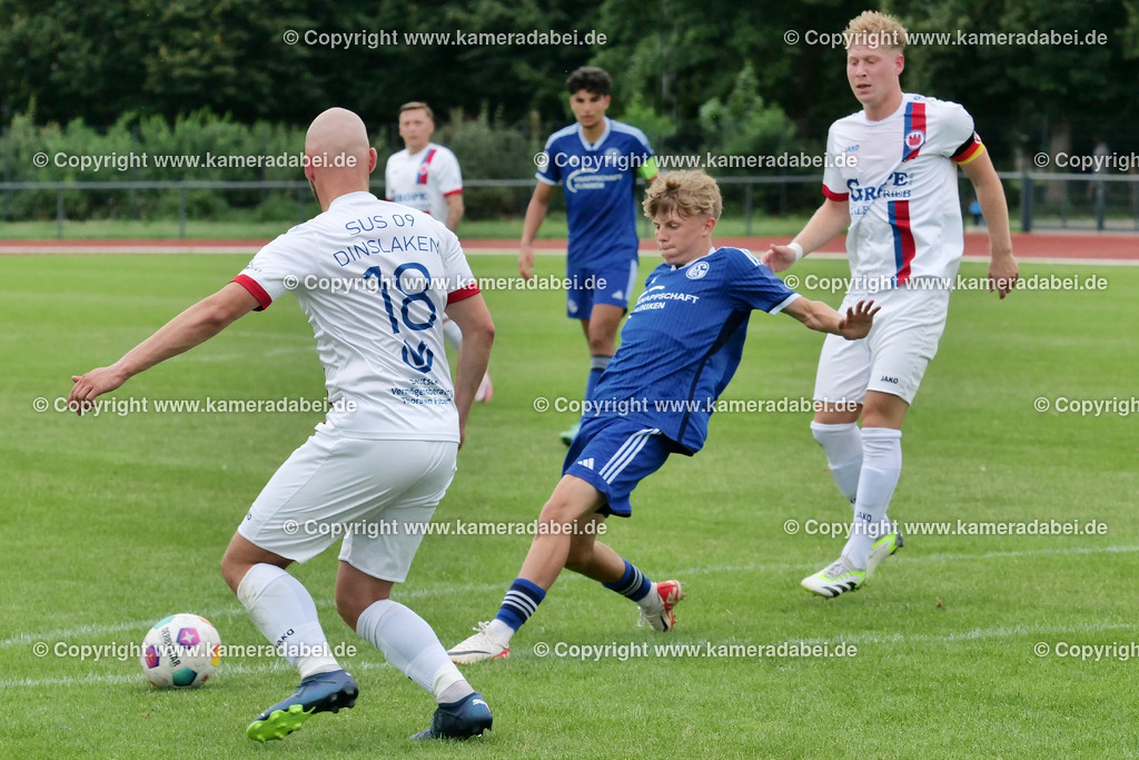 Fußball : Testspiel : SuS 09 Dinslaken - Schalke 04 U 19 am 25.07.2024 | Foto : Jochen Emde / www.kameradabei.de - Realisiert mit Pictrs.com