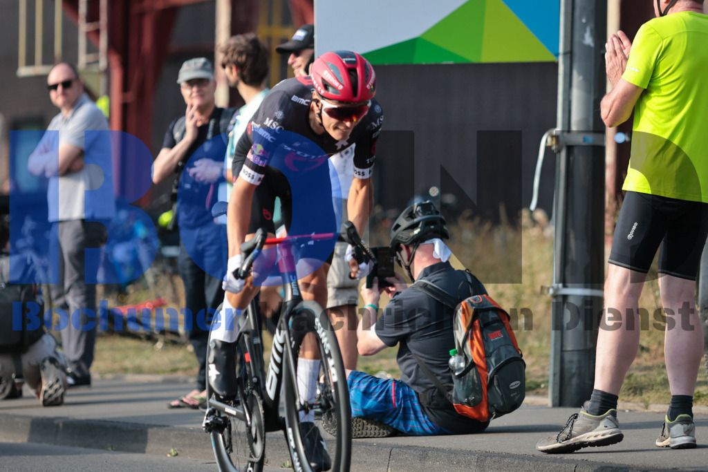 SES_DEUTOU20250820-175 | bond - Realisiert mit Pictrs.com