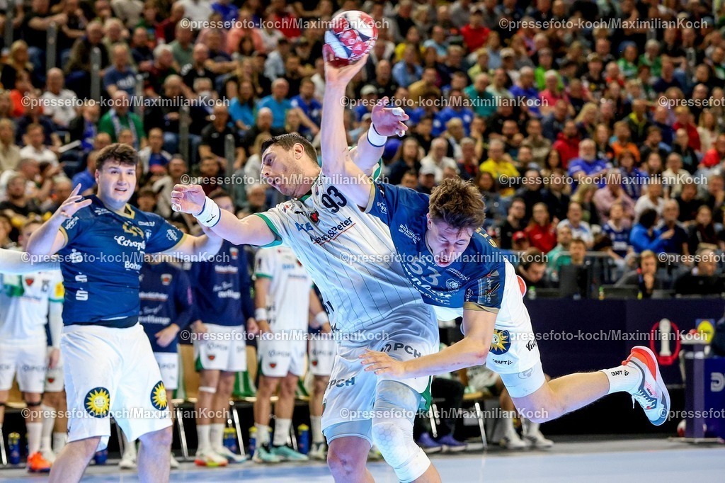 xSSCx19042602001 | 19.04.2026, xsscx, Handball, DHB-Pokal Lidl Final4, Finale, Füchse Berlin - Bergischer HC, Saison 2025 / 2026 Herren, Lanxess Arena, Köln: Mijajlo Marsenic (Füchse Berlin #93) im Zweikampf gegen Sören Steinhaus (Bergischer HC #53) Photo: xSandraxScherningxPressefotoKochx