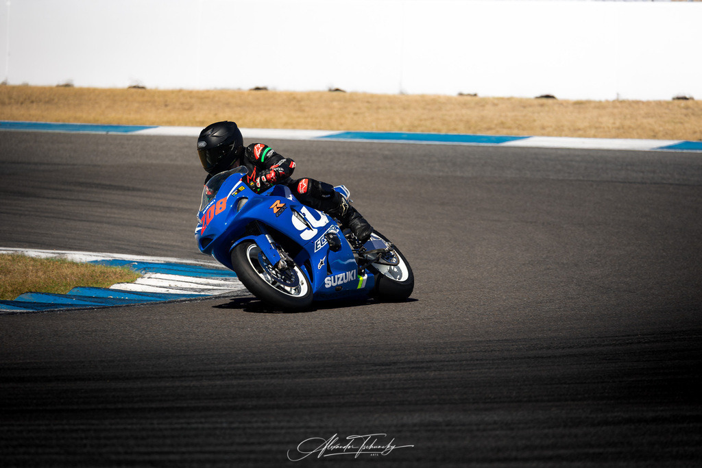 Ducati Trackday Hockenheimring 2026 | Entdecken Sie die faszinierende Welt von Alexander Tschuncky Arts: Kreative Fotografie, atemberaubende Automobilkunst und hochwertiger Bilderdruck. Lassen Sie sich inspirieren! - Realisiert mit Pictrs.com