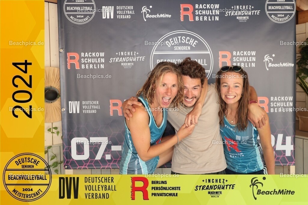 20240906_160401_753 | Sie befinden sich nun in der Bildergalerie von Beachpics.de. Sie können einzelne Bilder als Abzug, digital oder als spezielle Produkte erwerben.
Die Auswahl sehen sie, wenn sie unter dem gewünschten Bild auf Bestellen klicken!
Haben sie spezielle Wünsche,