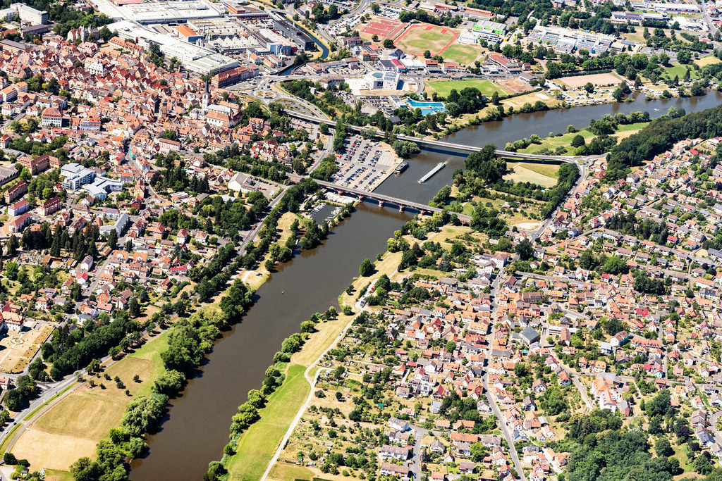 dr__dsc7805.jpg | LOHR AM MAIN 03.07.2018 Stadtansicht am Ufer des Flußverlaufes des Main in Lohr am Main im Bundesland Bayern, Deutschland. // City view on the river bank of the Main river in Lohr am Main in the state Bavaria, Germany. Foto: Daniel Reiter