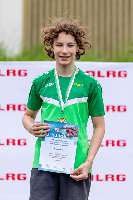 DLRG, Wettkampf, Rettungssport, Landesverbandsmeisterschaften 2026 13.06.2026 | Bedburg, Deutschland - June, 13: Siegerehrung der AK13/14 männlich der Landesverbandsmeisterschaften 2026 im MonteMare Bedburg. Platz 1: Paul Steingaß (DLRG OG Nümbrecht) (Foto: Benedikt Lang (DLRG) - Realisiert mit Pictrs.com