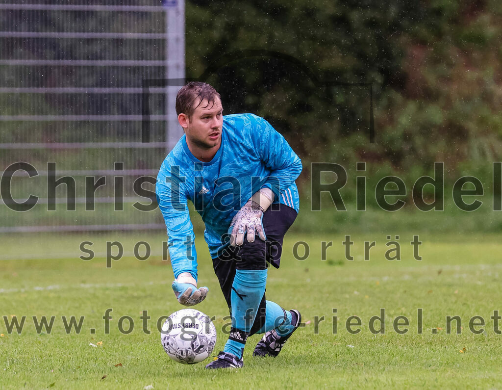 2023-08-27_073_TSV_Steinhoering_gegen_FC_Ebersberg | Steinhöring, Deutschland, 27.08.2023:
Fußball, Kreisklasse 2023 / 2024, 2. Spieltag, TSV Steinhöring gegen FC Ebersberg, Endergebnis: 2:0

Torwart Sebastian Frank (FC Ebersberg, #1)

Foto: Christian Riedel / fotografie-riedel.net