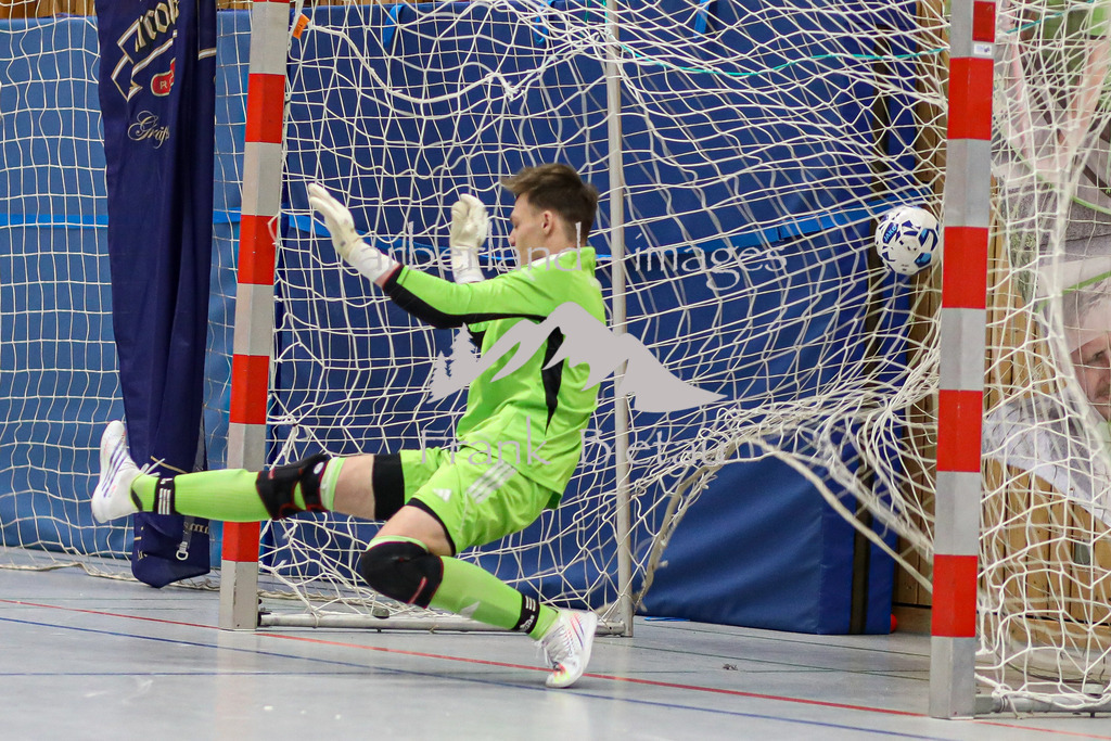 OE7A8542 | um Platz 3, 6m