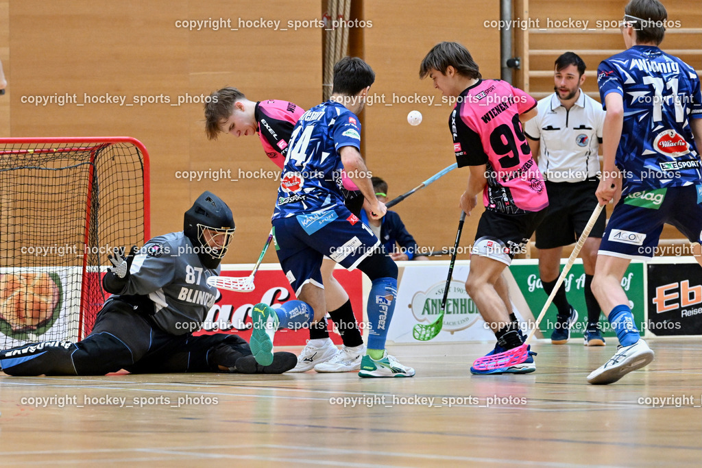 VSV Unihockey vs. Wiener Floorball Verein | #71 Leon Widnig VSV Unihockey, #95 FELSBERGER Niklas Wiener Floorballverein, #14 Michael Klemm VSV Unihockey, #87 Timmo Taurer VSV Unihockey, VSV Unihockey vs. Wiener Floorball Verein, VSV Unihockey vs. Wiener Floorball Verein am 18.05.2025 in Villach (Ballspielhalle St. Martin), Austria, (Photo by Bernd Stefan)