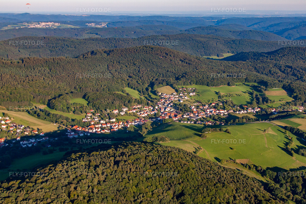 Luftbild: Ortsansicht von Nordwesten im Ortsteil Unter-Abtsteinach in Abtsteinach im Bundesland Hessen in Deutschland. Foto: IMG_51976.jpg vom 18.08.2012 durch Werner Riehm/FLY-FOTO.de