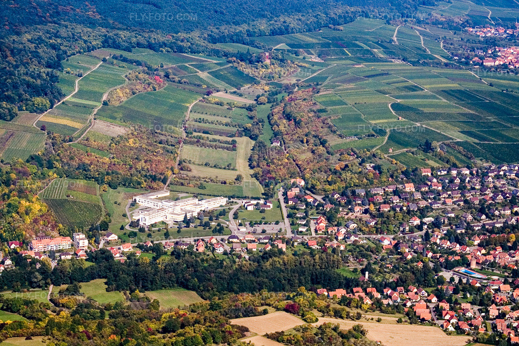 Aerial view: Wissembourg, Sonnenberg after silence in Oberhoffen-lès-Wissembourg in the state Bas-Rhin, France. – Photo: IMG_13615.jpg taken on 09/28/2008 by Werner Riehm/FLY-FOTO.com – Resolution of the original: 3030 x 2020 px