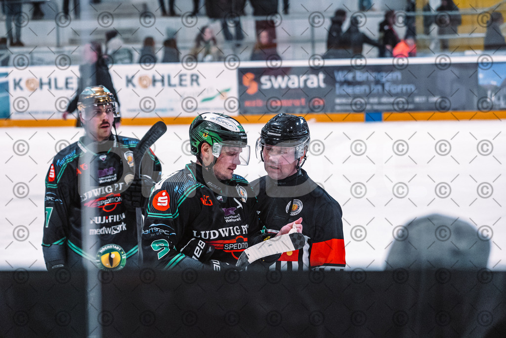 Alligators_vs_Memmingen_05_12_2025-156 | Höchstadt Alligators Fotogalerie: Eishockey-Action aus Franken. Professionelle Spielfotos, Portraits & Stadionbilder zum Download. Jetzt entdecken! - Realisiert mit Pictrs.com