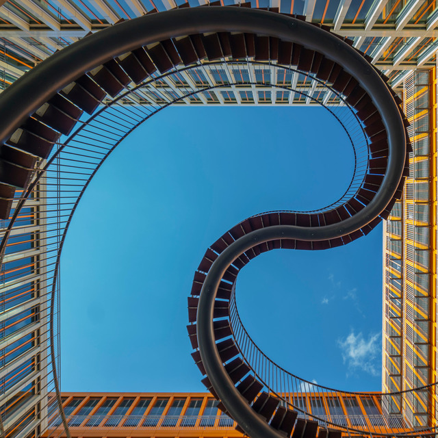 ENDLESSSTAIRLOOKUP | strange eyez - Realisiert mit Pictrs.com
