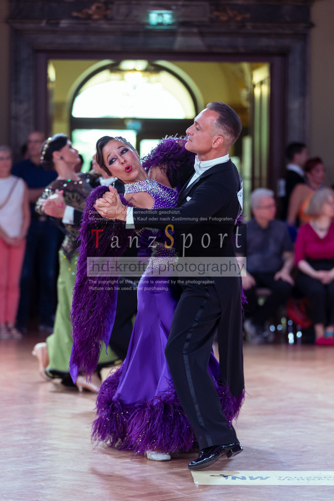 20250705_WDSF_Open_SenII_Std-dC25-1984 | Tanzsportbilder, Standardtanz, Lateintanz, WDSF, DTV, LTVB, dancecomp, goc, hessen tanzt, blaues band der spree, walzer, tango, wiener walzer, slowfox, quickstepp, samba, rumba, cha-cha-cha, paso doble. jive, hd-kroft photography, turniertanzsport