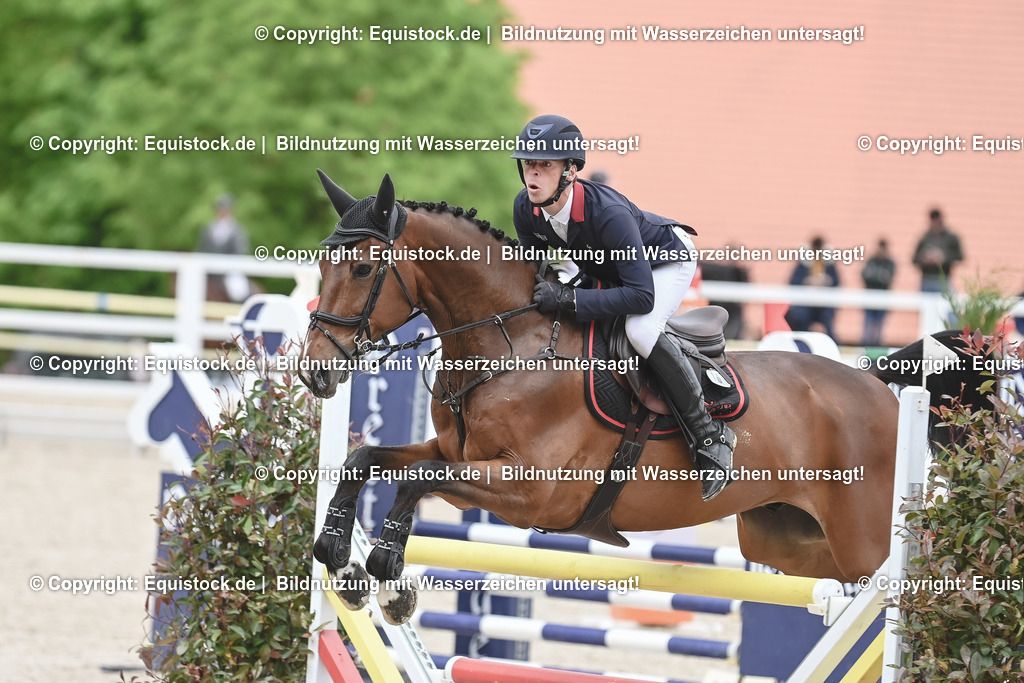 20230514_CCI4_Springen_0060 | equistock