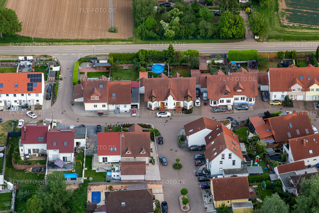Luftbild: An der Ziegelei in Weingarten im Bundesland Rheinland-Pfalz in Deutschland. Foto: IMG_127007.jpg vom 02.06.2021 durch Werner Riehm/FLY-FOTO.de