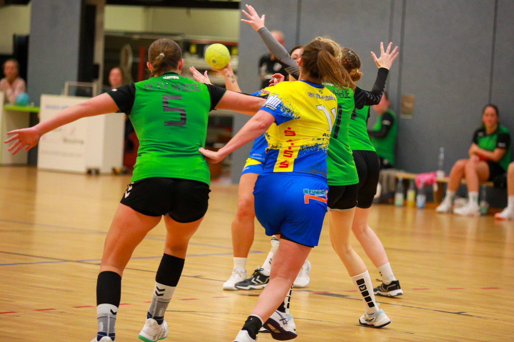 HcTvRhedeII_SvNeukirchen_150924_139 | Bildergalerie von Sport-Ereignissen aber auch von weiteren spannenden Dingen - nicht nur vom Niederrhein. In Anlehnung an den bekannten Spruch von Hanns Dieter Hüsch heißt das Motto: "Niederrhein ist überall".  - Realisiert mit Pictrs.com