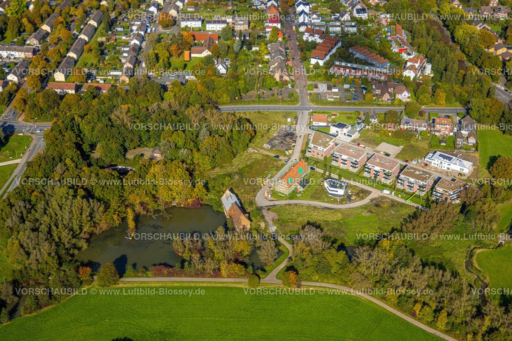 Hamm241008445 | Luftbild, Neubau Wohnhäuser Baugebiet Schlossmühle, Renovierung der Schlossmühle am Mühlengraben und Mühlenteich, Stadtbezirk Heessen, Hamm, Ruhrgebiet, Nordrhein-Westfalen, Deutschland