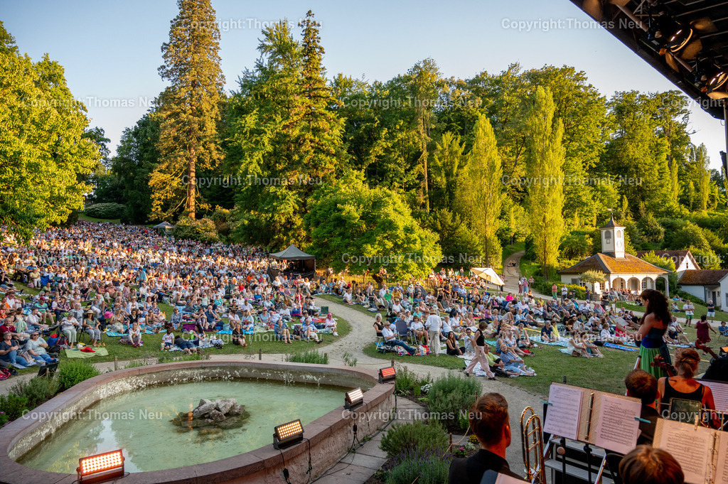 DSC_2991 | 28.06.2025, Bensheim, Auerbach, Opern Air im Staatspark Fürstenlager, Cosima Seitz führte durch das Programm, ,, Bild: Thomas Neu