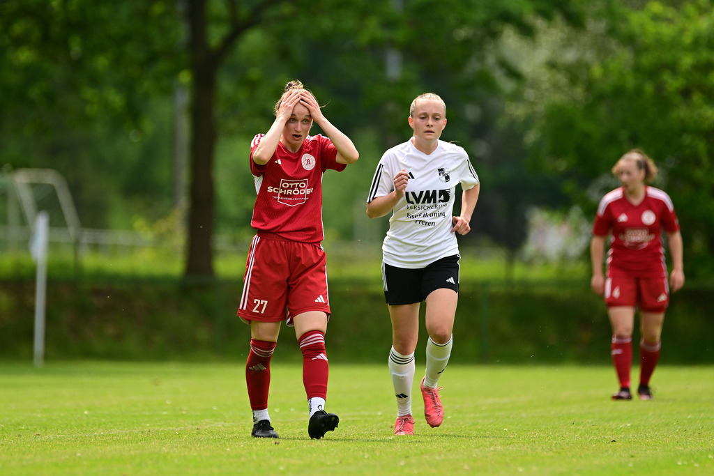 Fußball I Frauen I Saison 2024-2025 I Oberliga I 26. Spieltag I FC Jesteburg-Bendestorf - SV Heidekraut Andervenne | Der Sportfotograf. - Realisiert mit Pictrs.com
