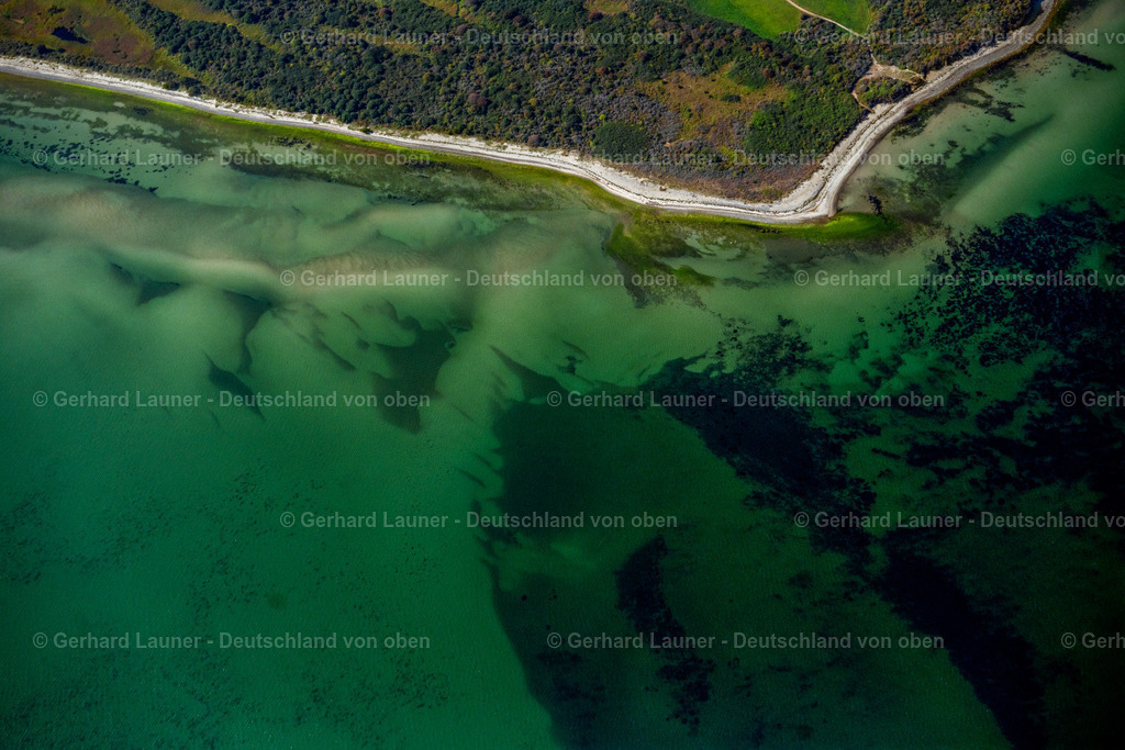 4061525 | INSEL HIDDENSEE 08.09.2021 Küsten- Landschaft am Sandstrand der Insel Hiddensee im Bundesland Mecklenburg-Vorpommern, Deutschland. // Coastline on the sandy beach of Insel Hiddensee in the state Mecklenburg - Western Pomerania, Germany. Foto: Gerhard Launer