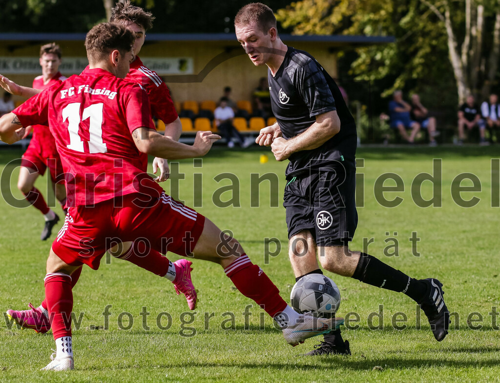 2023-09-17_062_DJK_Ottenhofen_gegen_FC_Finsing_II | Ottenhofen, Deutschland, 17.09.2023:
Fußball, Kreisklasse 2023 / 2024, 7. Spieltag, DJK Ottenhofen gegen FC Finsing II, Endergebnis: 3:0

Dominik Scharnagl (FC Finsing, #11), Lukas Meinzer (DJK Ottenhofen, #13)

Foto: Christian Riedel / fotografie-riedel.net