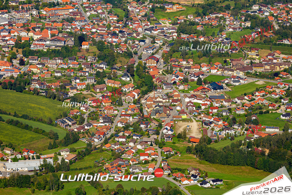 Das Luftbild der Stadt Bodenmais wurde 2021 vom Flugzeug heraus erstellt (keine Drohne) Aufnahmehöhe ca.450 Meter- hohe Bildauflösung und Druck-Qualität garantiert!