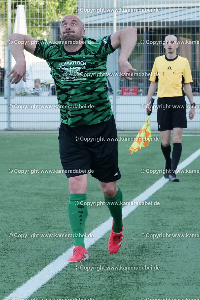 Fußball Kreispokal 25/26 Ü 32 : Spiel um Platz 3 : SV 08/29 Friedrichsfeld - SV Ringenberg AH  2 : 1 | Fußball Kreispokal 25/26 Ü 32 : Spiel um Platz 3 : SV 08/29 Friedrichsfeld - SV Ringenberg AH  2 : 1Spielort : Voerde Friedrichsfeld - Realisiert mit Pictrs.com
