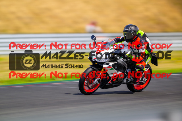 MaZZes_FotoMatrix_240725_6007705_3416 | GRUEN