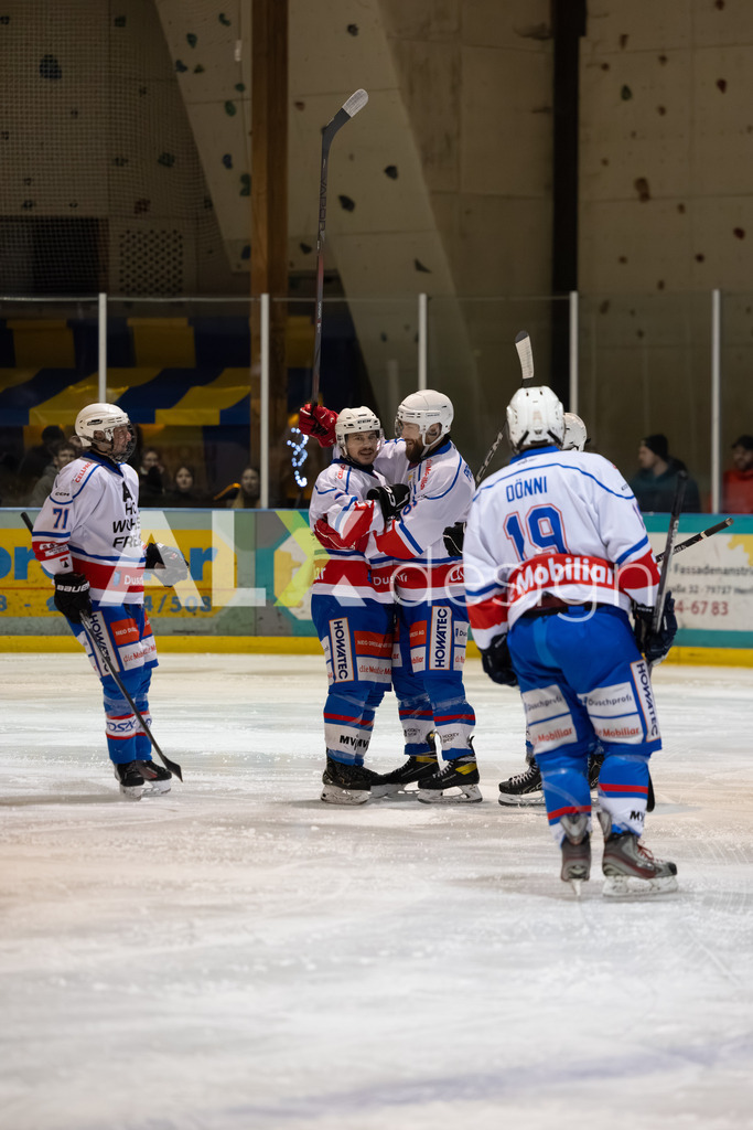 Eishockey I Herren I Saison 2025-2026 I Regio League | 3. Liga Regular Season Gr. 1 ZS | Men I 17. Spieltag I EHC Herrischried - HC Wohlen Freiamt I 01.02.2026 | Hochwertige Sportfotos kaufen & lizenzieren für Medien, Vereine, Agenturen & Sportler:innen. Entdecke professionelle Sportfotografie im Bildshop von Alexander Franzen. - Realisiert mit Pictrs.com