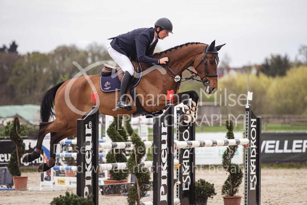 250417_Frühlingsfest_Springpferde-M-133 | Deine schönsten Turniermomente als professionelle Fotos! Entdecke hochwertige Pferdesport-Fotografie im Online-Shop. Jetzt Fotos finden & bestellen!