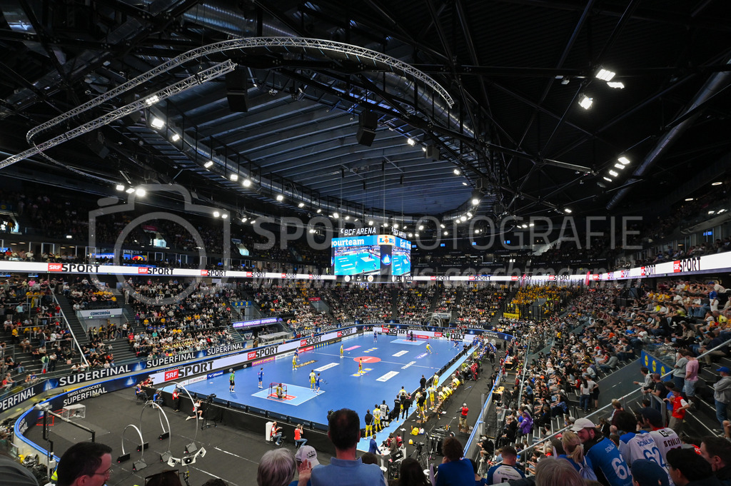Zug United - HC Rychenberg - 25. April 2026 | Die mit über 8’800 Fans gut gefüllte Arena am L-UPL Superfinal-Spiel zwischen Zug United und HC Rychenberg am 25. April 2026 in der BCF Arena, Fribourg, Schweiz.Bild: Sportfotografie Markus Aeschimann | www.markus-aeschimann.ch - Realisiert mit Pictrs.com
