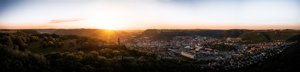 Panorama über Geislingen bei Sonnenuntergang | löwenblicke | shop