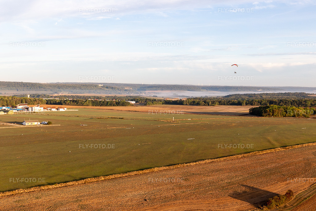 Luftbild: Aérodrome de Neufchateau in Rollainville im Bundesland Vosges in Frankreich. Foto: IMG_118407.jpg vom 16.09.2019 durch Werner Riehm/FLY-FOTO.de