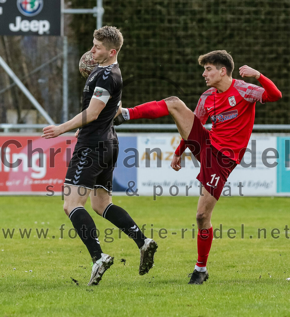 2024-02-24_021_FC_Schwaig_gegen_TSV_1880_Wasserburg | Oberding, Deutschland, 24.02.2024:
Fußball, 2. Runde Qualifikation TOTO-Pokal 2023 / 2024, 1. Spieltag, FC Schwaig gegen TSV 1880 Wasserburg, Endergebnis: 2:3

Tobias Jell (FC Schwaig, #2), Leon Simeth (TSV 1880 Wasserburg, #11)

Foto: Christian Riedel / fotografie-riedel.net