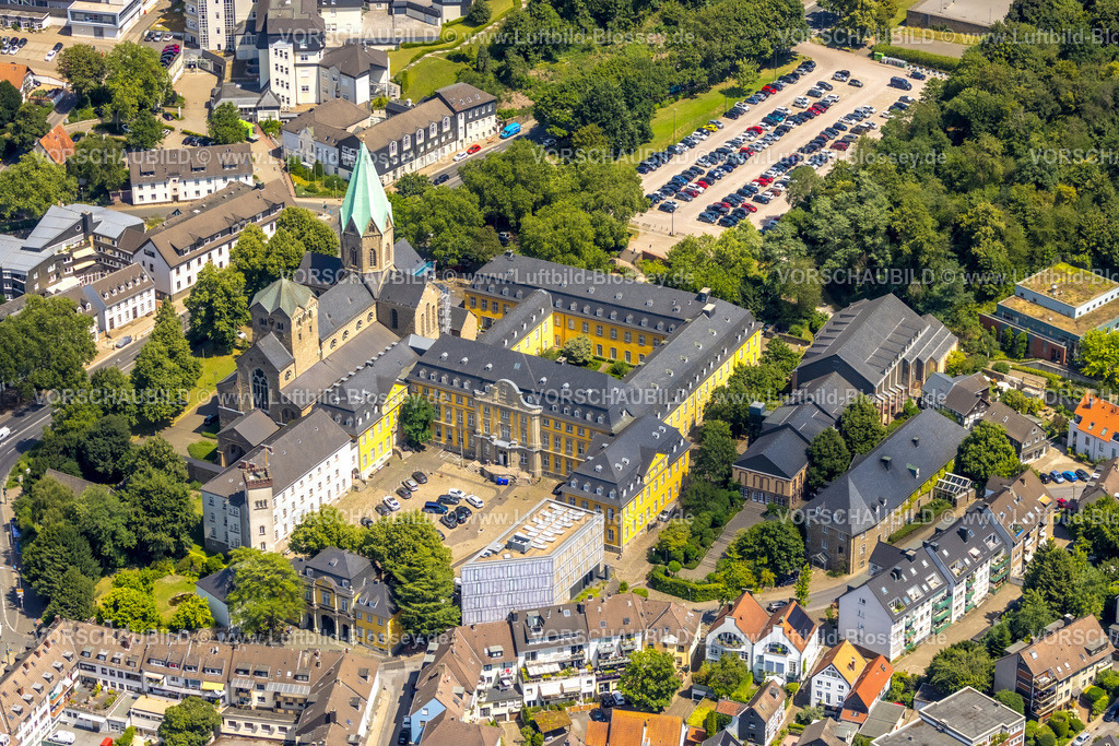 Essen230708041 | Luftbild, Basilika St. Ludgerus kath. Kirche, Folkwang Universität der Künste, Werden, Essen, Ruhrgebiet, Nordrhein-Westfalen, Deutschland