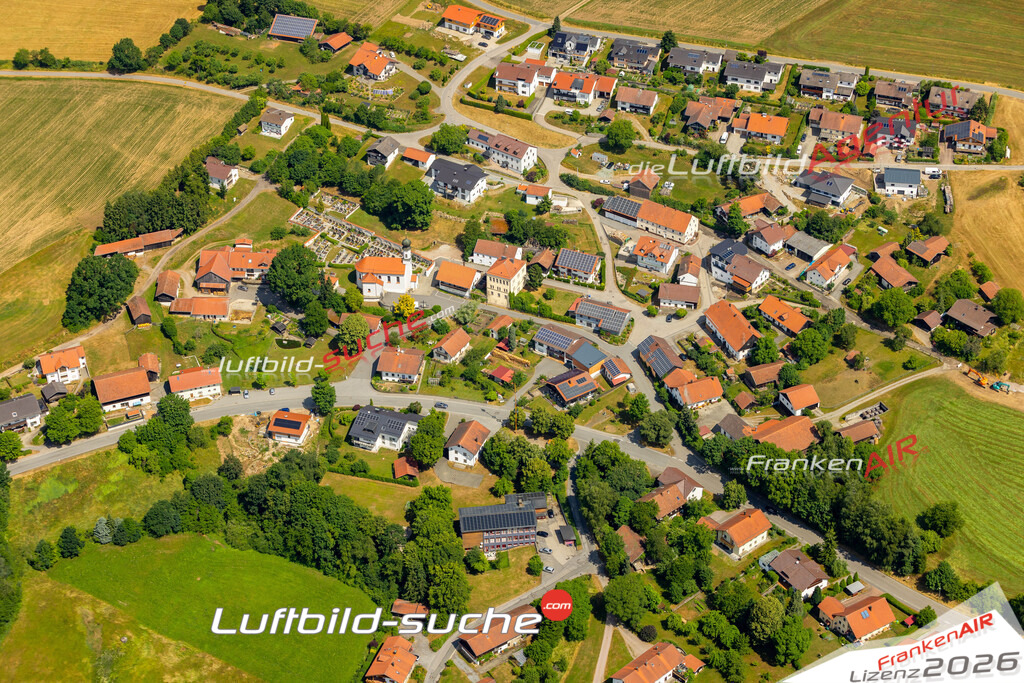 Das Luftbild zeigt : Sattelbogen Traitsching - Die Luftaufnahme wurde 2023 vom UL-Flugzeug aus erstellt ( keine Drohne ) - Hochauflösende Luftaufnahme - Für grossformatige Ausdrucke geeignet. Die Geschenkidee !Mit Lizenz und Bildrechte bestellbar