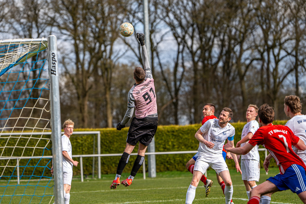 Fußball I Herren I Saison 2025-2026 I Halbfinale Kreispokal VEC I  BW Langförden - TV Dinklage II I 19098 | jns.sportfotos - Realisiert mit Pictrs.com