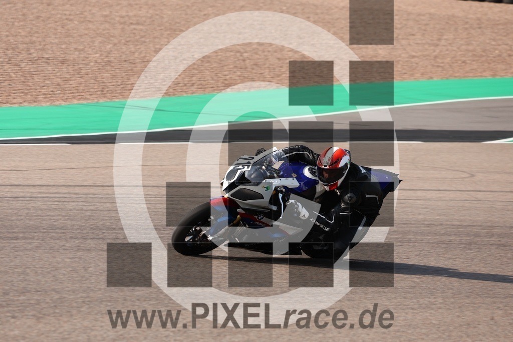 0215-20240823_06170 | Schöne Erinnerungen an spannende Momente - das festzuhalten ist unser Job. PIXELrace.de ist seit 2003 auf den Rennstrecken Europas unterwegs um die Action draußen beim Fahren und die wunderbare Stimmung imm Fahrerlager für euch einzufangen.