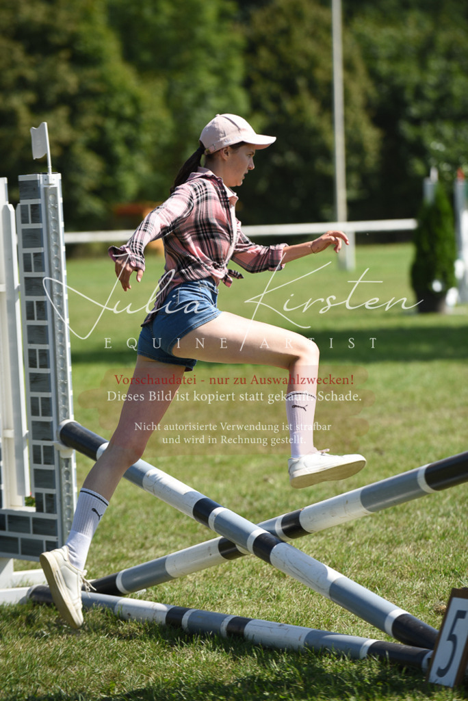 DSC_0410 | Pferde- und Turnierfotografie in Westsachsen. Pferdeportraits, Auftragszeichnungen und intuitive Kunst.