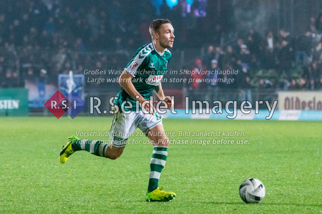 Fußball, Saison 2022/23, Regionalliga Nord, VfB Lübeck - Hamburger SV II, Stadion an der Lohmühle (Lübeck), 25.11.2022, 20. Spieltag | Morten Rüdiger (#24, Lübeck)