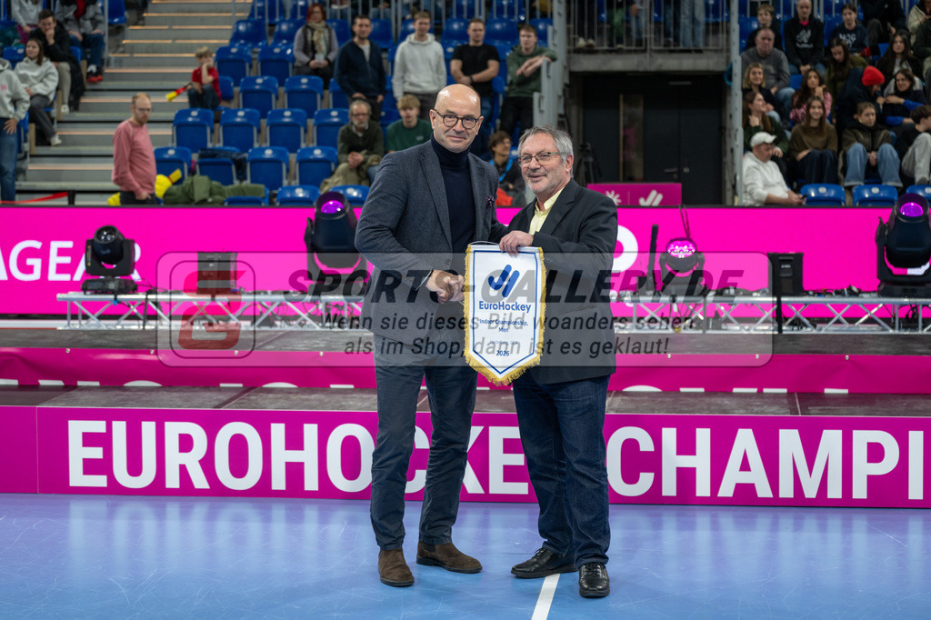 Halle EM Finale _ Siegerehrung 11.1.26 SG kl-1515 | Hockey,Sport,Fieldhockey,1.Bundesliga,2.Bundesliga,Sportfotografie,Shop,Sportphotography,Feldhockey,Hockeyliga