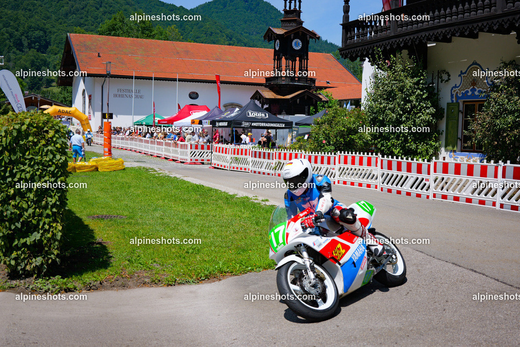 P1036936-2 | Erleben Sie atemberaubende, hochqualitative Fotos Ihrer Fahrt entlang der malerischen Alpenstraßen. Besuchen Sie alpineshots.com, um professionelle Aufnahmen Ihrer unvergesslichen Reise zu finden und zu kaufen - Realisiert mit Pictrs.com