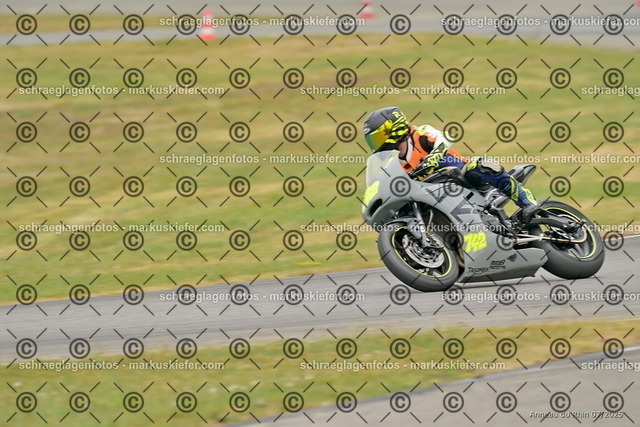 25bt05-1406 | markuskiefer.com - Realisiert mit Pictrs.com