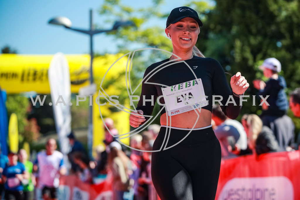 ..... | LINZ,AUSTRIA,27.April 25, Int. 3 Brückenlauf Linz  , Image shows: Photo: WAPICS / Manuel Binder