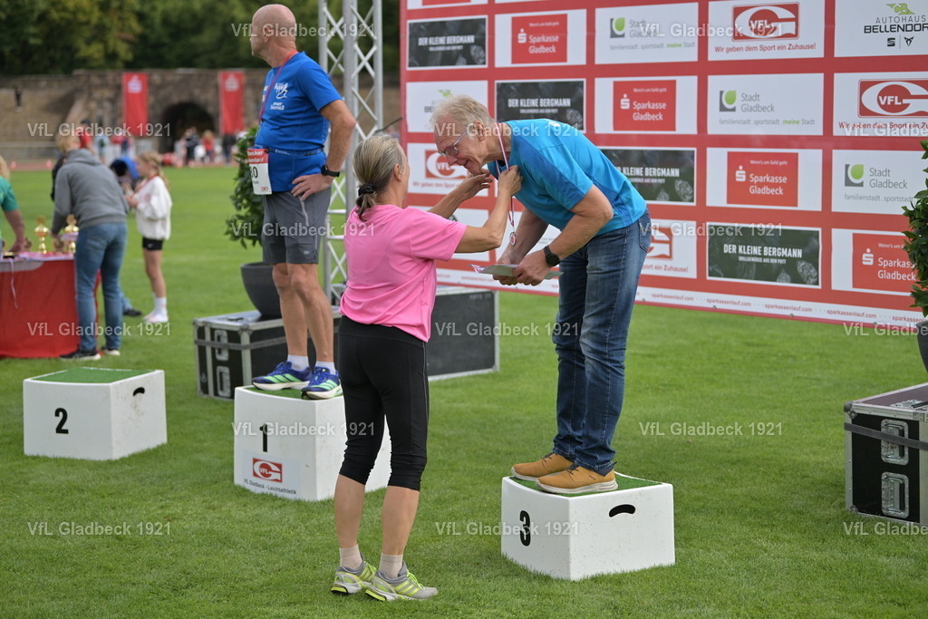 2026-08-23_Sparkassenlauf_Siegerehr_KH_00044 | Die Fotografen - Realisiert mit Pictrs.com