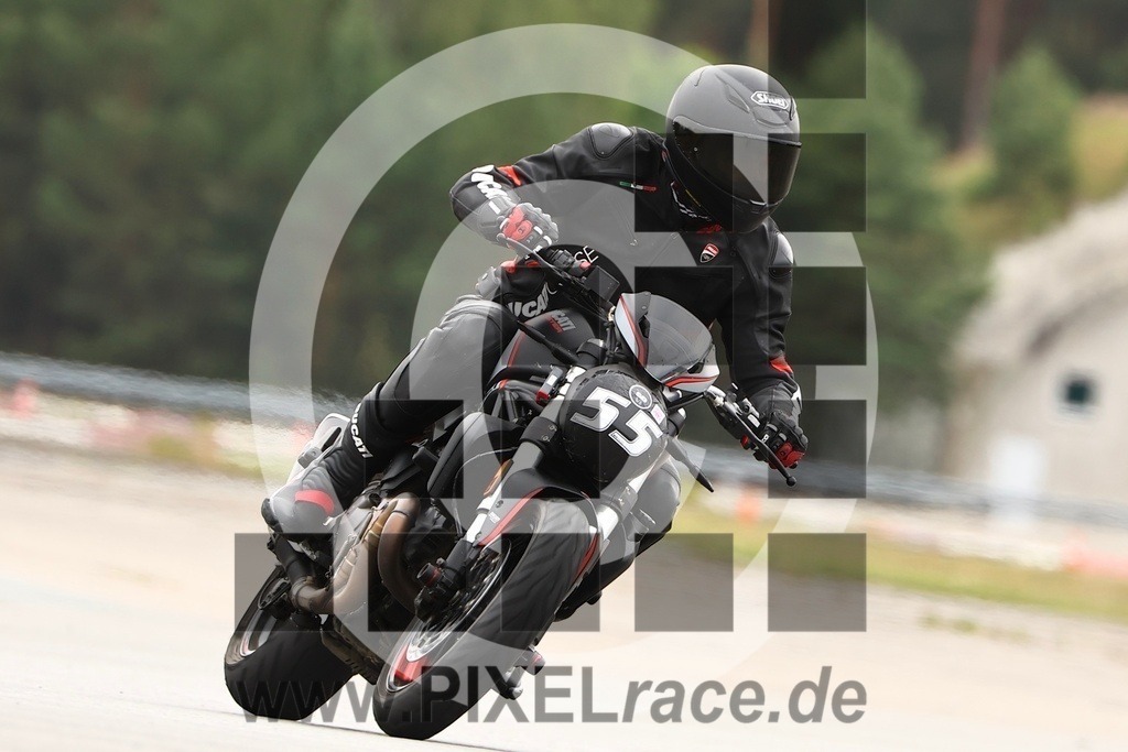 0055-20250705_12032 | Schöne Erinnerungen an spannende Momente - das festzuhalten ist unser Job. PIXELrace.de ist seit 2003 auf den Rennstrecken Europas unterwegs um die Action draußen beim Fahren und die wunderbare Stimmung imm Fahrerlager für euch einzufangen.