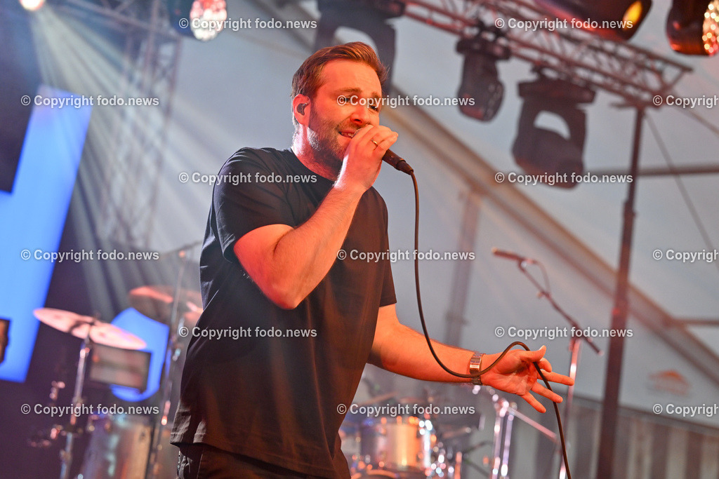 Schloss Eggenberg Josh_ 24.06.2023-18 | 24.06.2023, Eggenberg, AUT, Brauereifest 2023, im Bild Josh in Concert auf Schloss Eggenberg